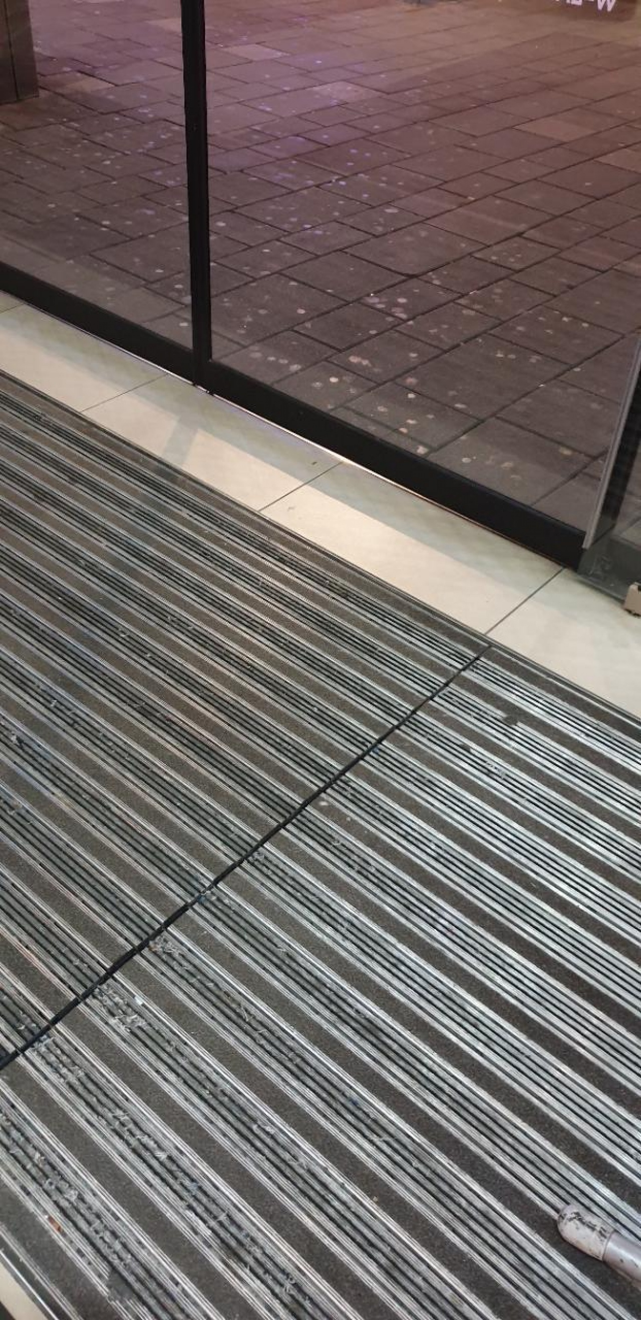 Kaugummis so weit das Auge reicht unser 3.Bezirk sieht aus wie der 