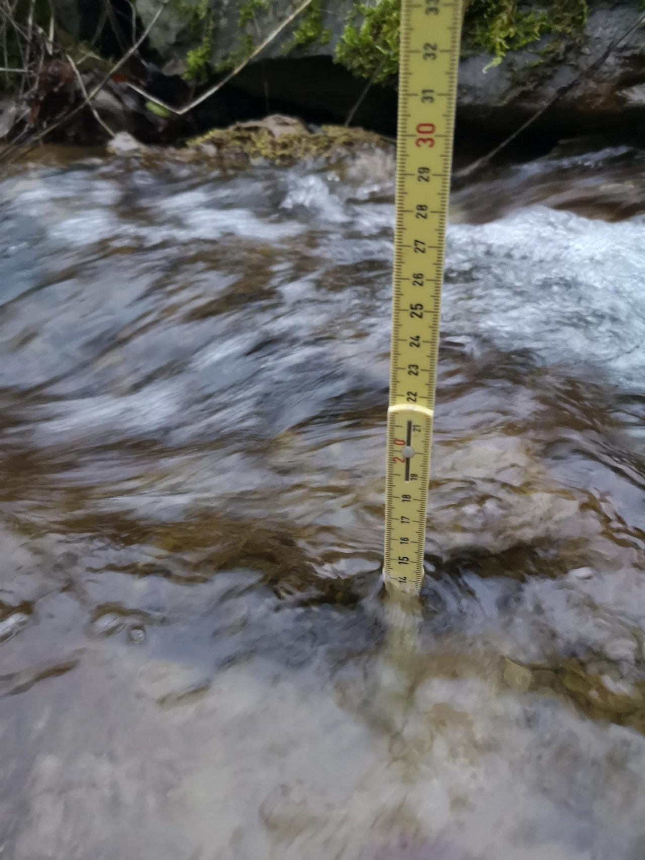 physical scale in CrowdWater App spotted by Andrés Bucher on 05.01.2021