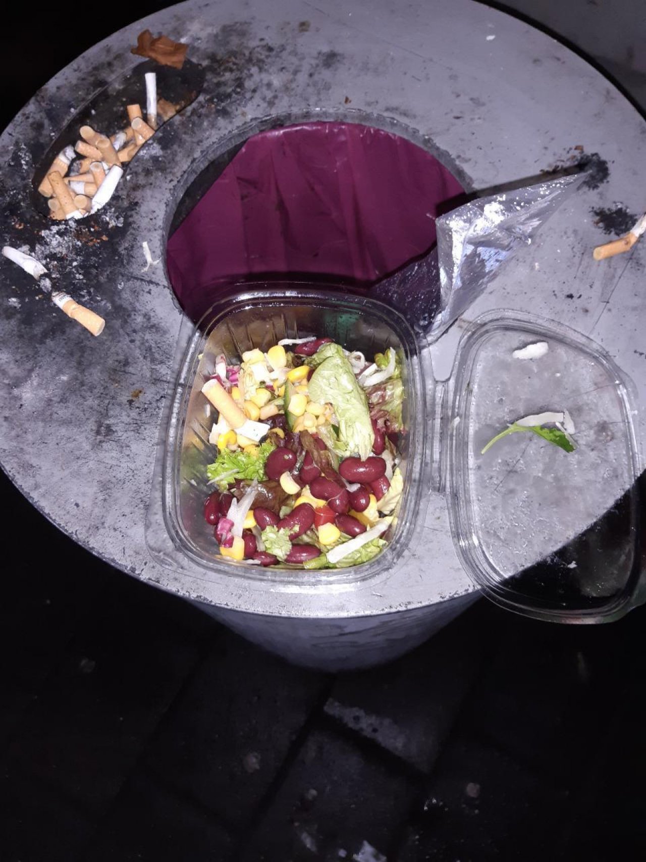 litter in DRECKSPOTZ | GLOBAL 2000 App spotted by Mamabird on 14.12.2020