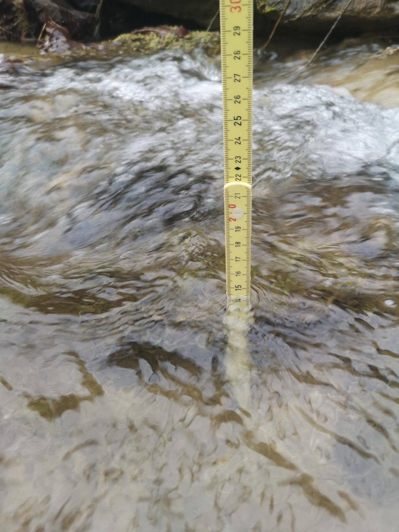 physical scale in CrowdWater App spotted by Andrés Bucher on 22.12.2020